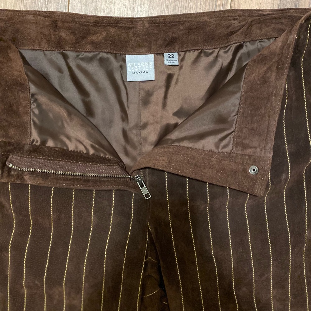 Vtg Wilsons Leather Maxima Suede Leather Pants size 22 Dark Brown Gold Pinstripe - Picture 4 of 5